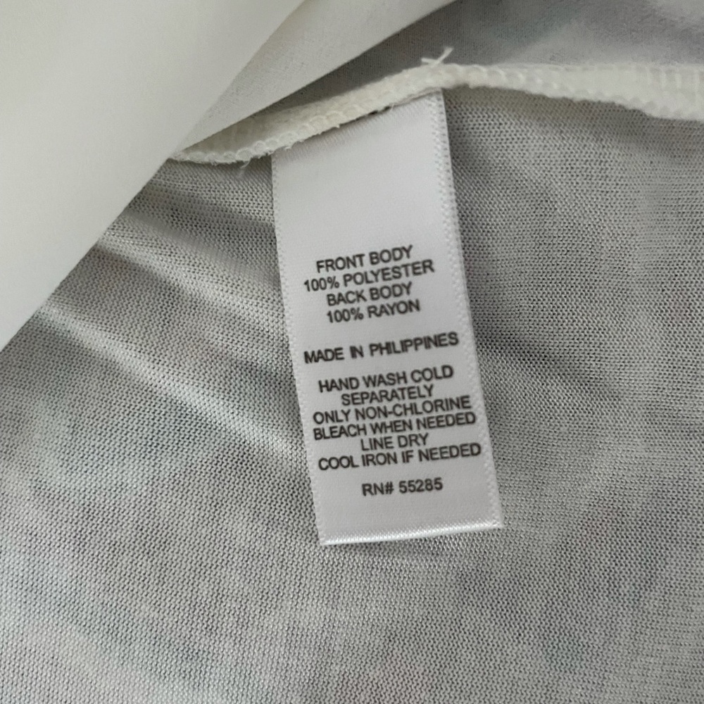 Express Dual Pocket Silky Vneck Tank - Picture 7 of 7
